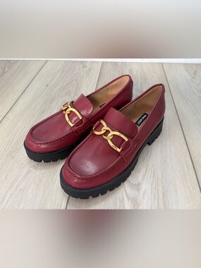 Nine West Burgundy Leather Lug Sole Loafers with Gold Chain